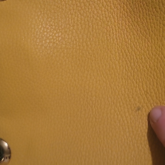 Marc New York Yellow Leather Luxury Bag. Minmal Call Outs, Style, Sophistication - Picture 12 of 12
